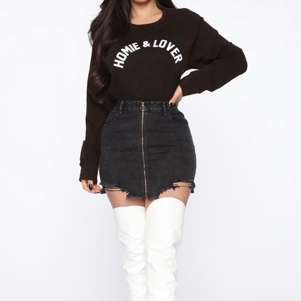 ❌SOLD❌NWT Distressed Mini Skirt